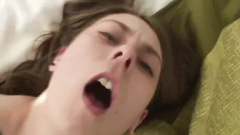 Tenny zum Megaorgasmus gefickt !