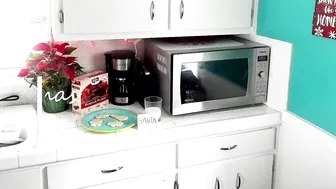 kelly payne engorged tits for christmas 720p