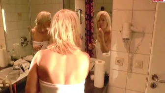 KissiKissi - Houseboy (18) spontan Anal entjungfert!