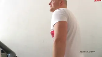 Jordan-Night - Nachbarsjunge fickt mich weg