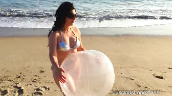 Luscious Lopez _[0626681] #twerk on a #beachball strip off bikini #lusciouslopez [2017-10-08]