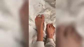 Ella Jolie onlyfans Messy white stuff all over my feet!!!2018-04-12