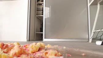 Missalice 94 Upskirt No Panties Cake Toes