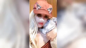 Blondie Fesser onlyfans [0656643] Lila hugging [2017 10 16]