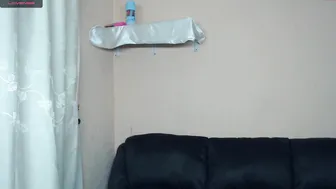 kim_roberts2 1092020 700_female webcam