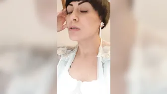 MISS NERA SKYE onlyfans 2019-12-11 Does this colour make me seem innocent