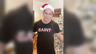 iamthmpsn_August Taylor gets naked and dances in front of my Christmas tree. _10645430