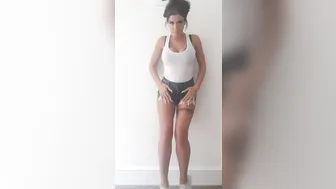 PRINCESS JASMINE onlyfans_18-07-03 1682573 dancing about who likes short shorts 1080x1920