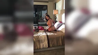 JESSY JONES onlyfans_17-03-11 104724 The Sexy Abigale on My Bed.. 1080x1920