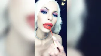 ALEEUK onlyfans_19-04-29 4116292 Putting red lipstick on... also can you guess the melody 720x1280