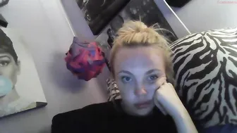 yourbabylynn23 chaturbate busty young lady caresses shaved cunt