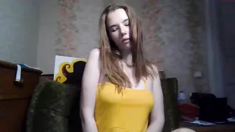 zuzelica chaturbate pretty woman dabbles with a toy