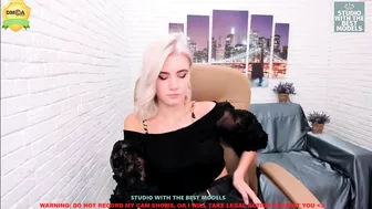 alexis_coy chaturbate curve with a hanging chest caresses the vagina