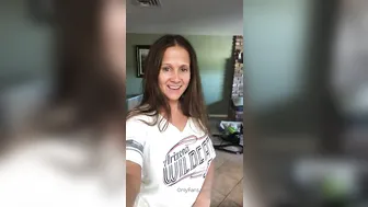 hotwiferio 02.07.2019 8178315 Good morning