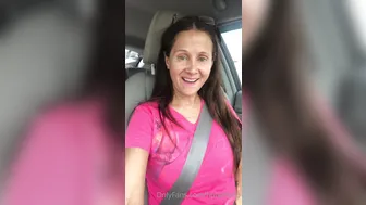 hotwiferio 02.06.2020 44429286 Coming home from vet