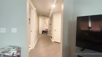 oliviajaidebbw 24 07 2020 85775925 Walking showing off and posing in sexy stripper hee