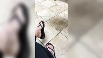 junifurmoon_Waiting for the veterinarian_14492490