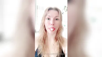 ellanovaxxx 02 05 2020 36487459 Bubblegum addict over here