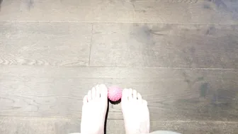 yasminscott 01 05 2020 36074830 No nail shop ladies I need to massage my own feet