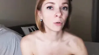 juliaiva  Fucks her pussy for tokens