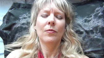 msjamiefoster 19.05.2020 You get this older woman to sleep with you and you a