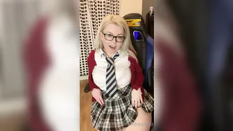 teendreamxo 09.10.2020  1 First minute from my latest video I sent out by DM I