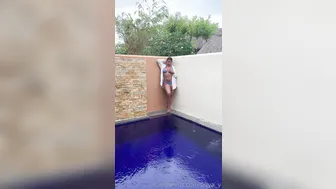 priya y 17.04.2019 Getting it all off and getting even more wet VIDEO