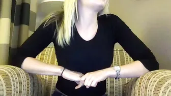 squirter420  fuck her wholes for a lot toke