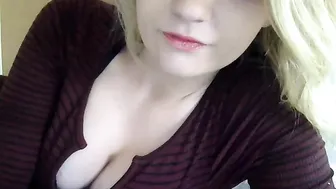 squirter420  Masturbating shaved pussy hole until orgams