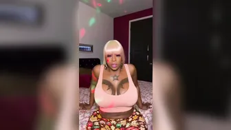 victoriacakes Like if you will fuck me while my legs is behi 9.20.3500