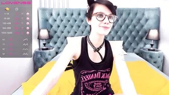 satin_evans shy young lady fingering sex toys