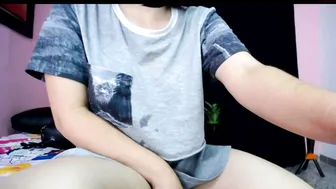 voodoo_spunk buxom cutie is played with dildo