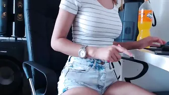 purpleariellx  cam bitch show 7 April  2017