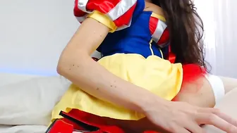 SpanishStar manyvids_Snow-white-play-with-her-ass