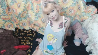 DamnedestCreature manyvids_ Stretching My Holes For Daddy Updated