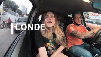 Sara_Blonde vibrating_in_the_mall_until_squirt ManyVids (1)