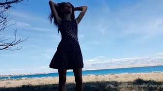 Lina Arian Joy onlyfans More nudist fun near the sea