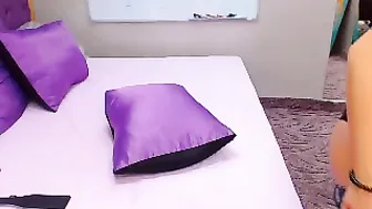 yssadiamond  hooker playing and posing