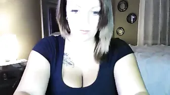 miss_nina  indulges herself in front of webcamera