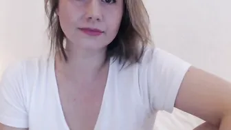 lailamcfluff  Busty webcam slut Masturbating