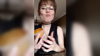 allyson_grey 05 09.2020  4 Hey ALLY GATORS. Did u have your muffin today