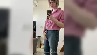 Ella Hollywood _OnlyfansChastity in jeans cute bulge (01.06.2020)