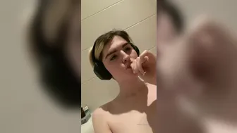 Ella Hollywood _OnlyfansEver since sissy h y p n o in high school told me to eat my...(07.02.2020)