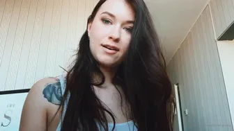 xmishacrossx 08 04 2020 Hope youre staying sane. I wanna start doing live sho