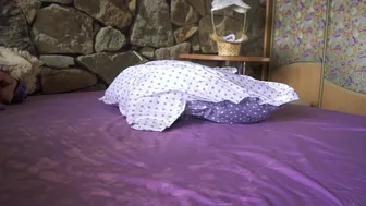 solo orgasm with the help of hands deluxegirl