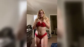 toricte 05 09 2020 5 How do I look in red