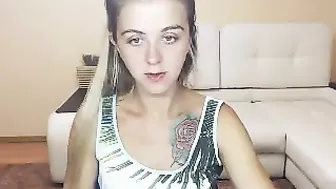 katekandy  She caresses her hole