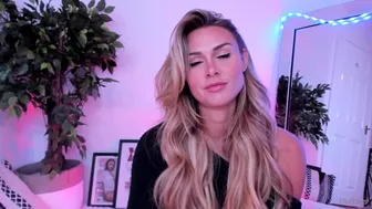 ellasilver-15-05-2020-39683293-Being sent to your dms now.... Do you like it when your (1)