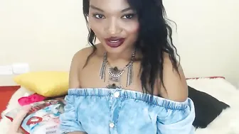 alanasmith  Showed her dirty pussy in fries