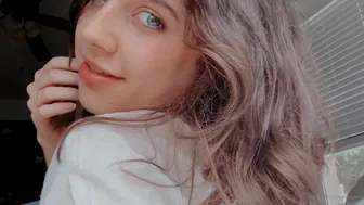 Princess Violette 17 04 2020 1 Feeling so beautiful today